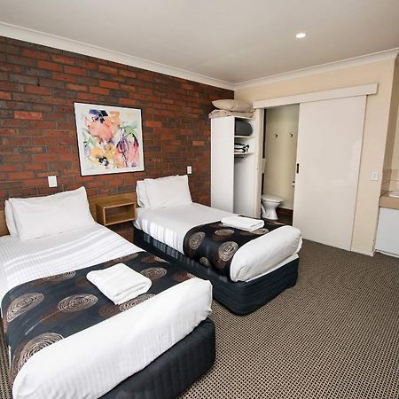 Jacaranda Holiday Units Суон-Хилл Экстерьер фото