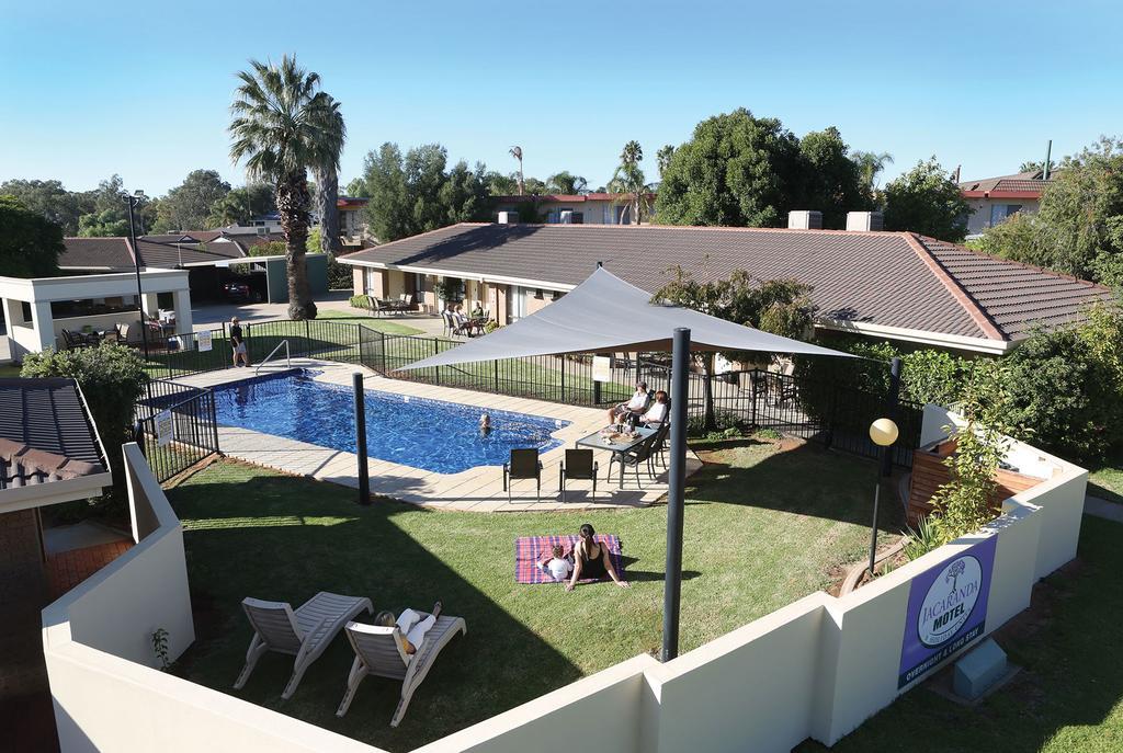 Jacaranda Holiday Units Суон-Хилл Экстерьер фото