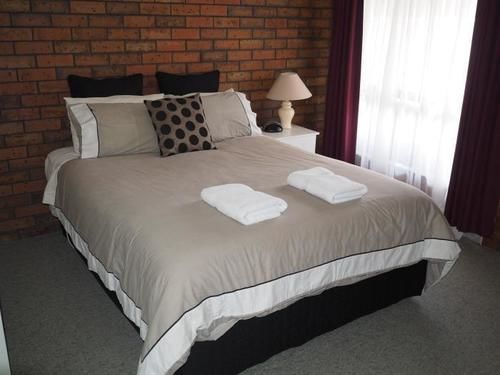 Jacaranda Holiday Units Суон-Хилл Экстерьер фото