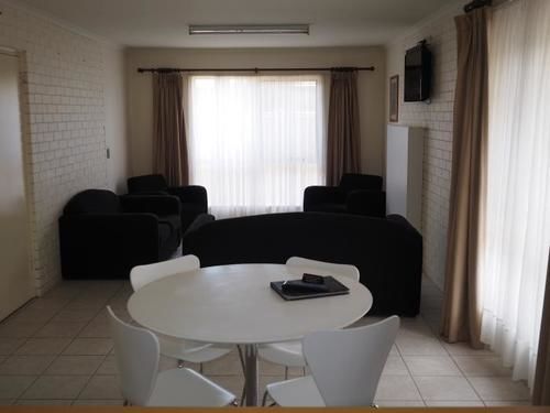 Jacaranda Holiday Units Суон-Хилл Экстерьер фото
