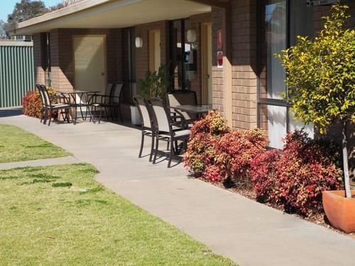 Jacaranda Holiday Units Суон-Хилл Экстерьер фото